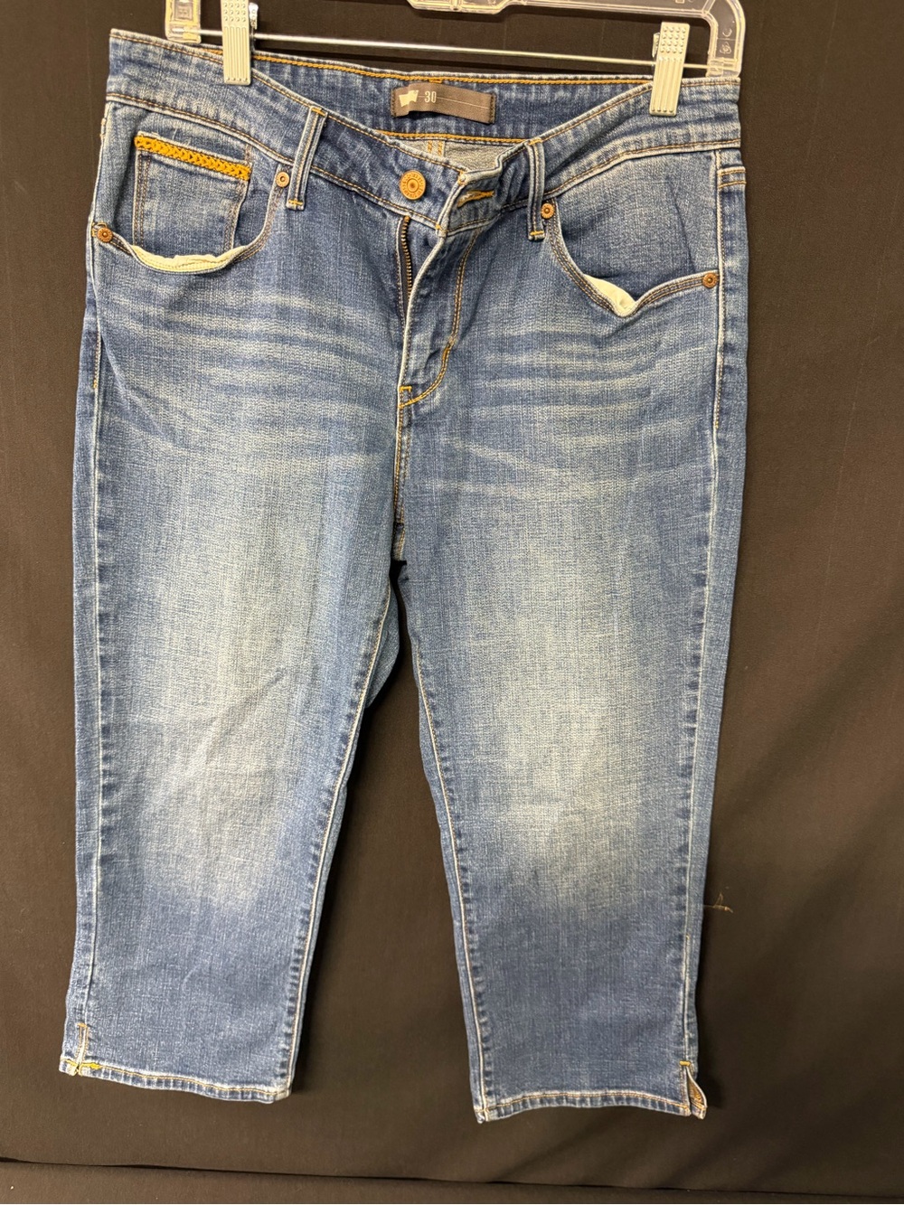 Levi’s Women’s Cropped Jeans 30 Medium Wash Stretch Denim